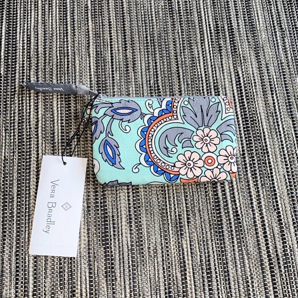 Vera Bradley Handbags - Vera Bradley Wallet & ID Holder